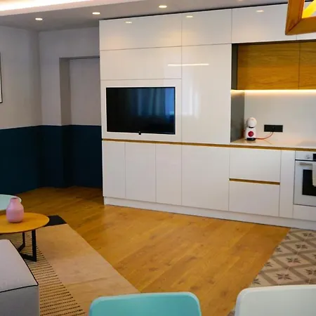 жасмин с частен гараж - Jasmin With Private Garage וארנה