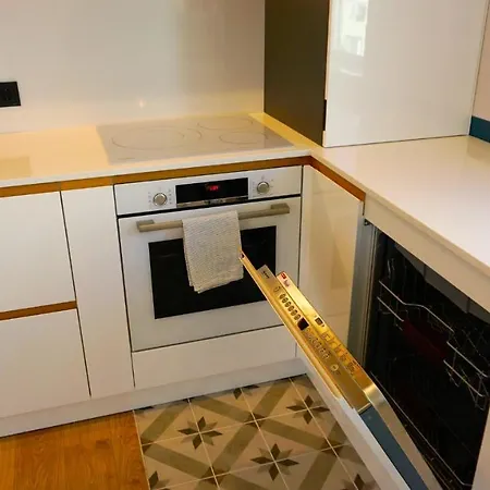 жасмин с частен гараж - Jasmin With Private Garage Apartment